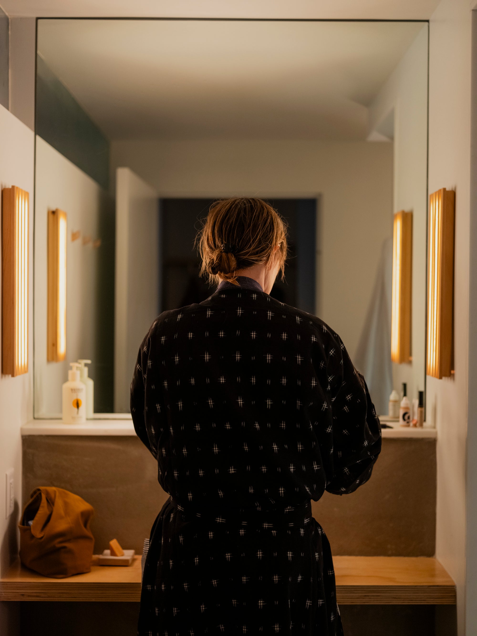 TOURISTS 5-Year Robe