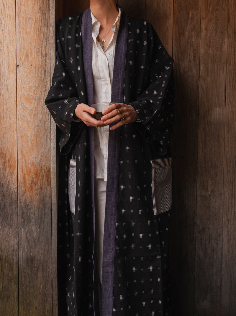 TOURISTS 5-Year Robe